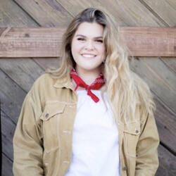 Profile photo of Lindsay Ray