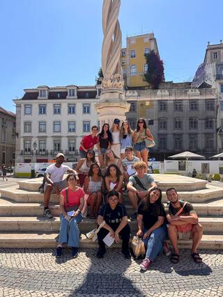 hssa-lisbon-students-on-city-tour.jpeg