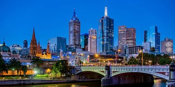 melbourne-skyline-yarra-river-dusk