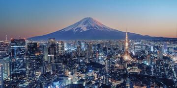 tokyo-dusk-lit-buildings-fuji.