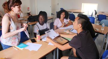 hssa toulouse students in class