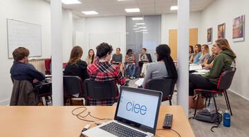 paris open campus students in classroom learning