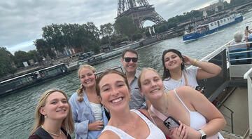 abroad paris study college eiffel tower selfie