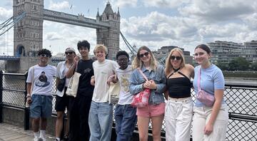 hssa-students-at-tower-bridge-module-2.jpeg