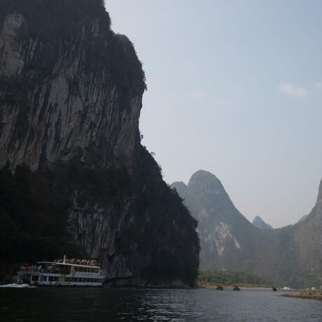 boat ride guilin mountains li river