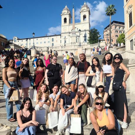 HSSA Rome students on steps