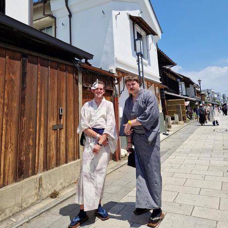 tokyo study abroad students street kimono