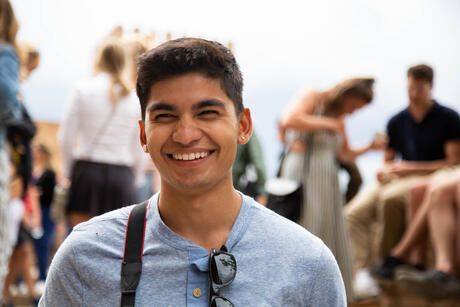 alhambra visit abroad spain student smiling