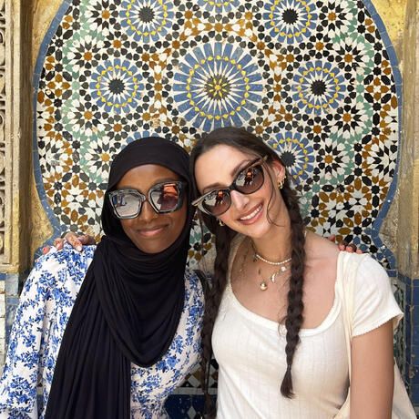 rabat-two-grils-smiling-mosaic