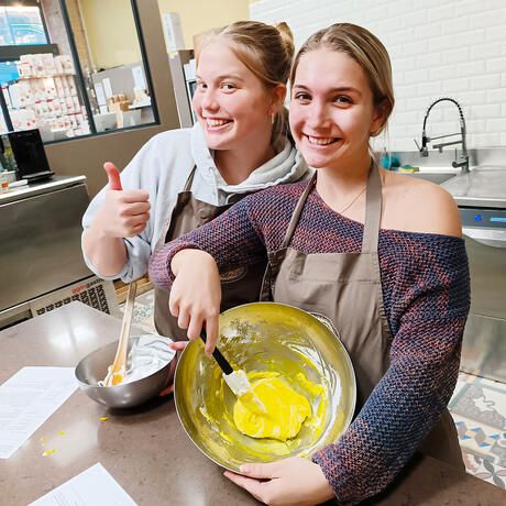 toulouse-two-girls-making-pastry-dough