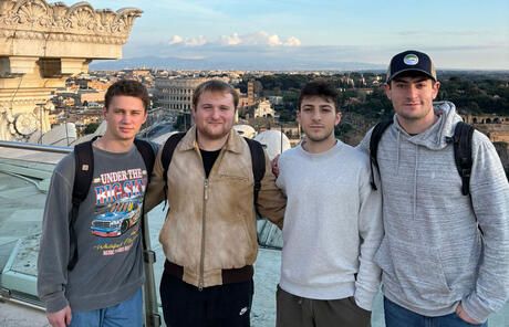 rome abroad students downtown touring historical site