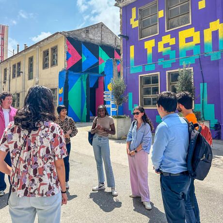 lisbon-students-outside-startup-site