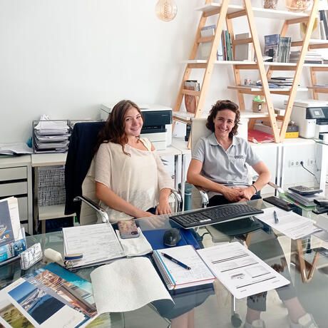 palma-two-female-students-at-internship