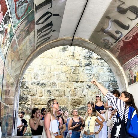 lisbon-large-student-group-city-tour-tunnel-art