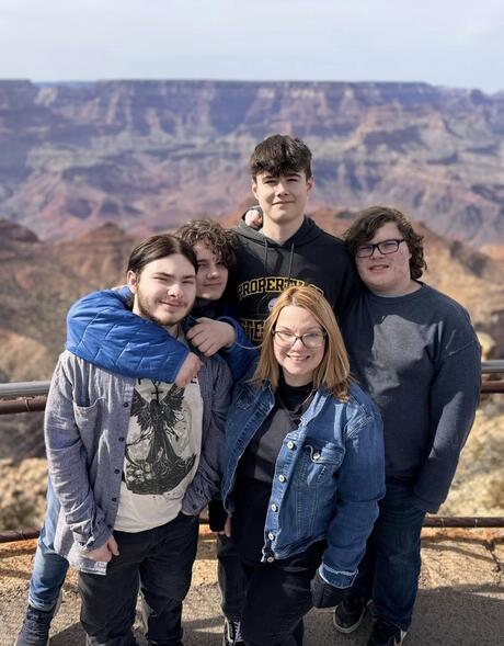 Host-family-bridgeusa-grand-canyon
