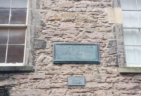 Plaque