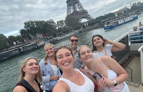 abroad paris study college eiffel tower selfie