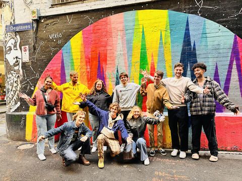 melbourne-students-grafitti-wall