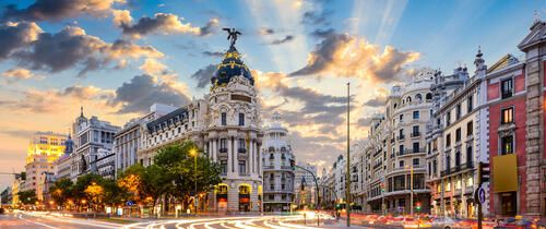 Madrid calle gran via stree sunrise