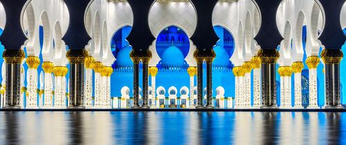 abu-dhabi-mosque-arches-pillars-night