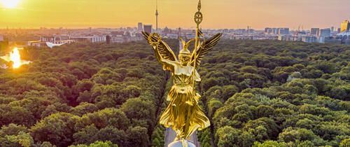 angel-statue-victory-column-berlin-germany