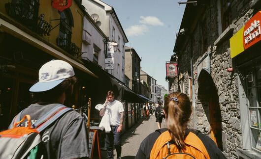 dublin student tour around dublin streets
