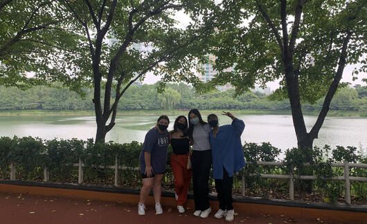summer seoul study abroad students park