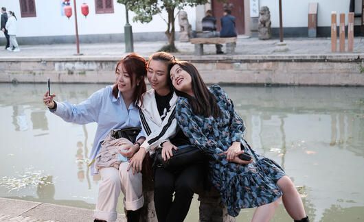 shanghai students selfie
