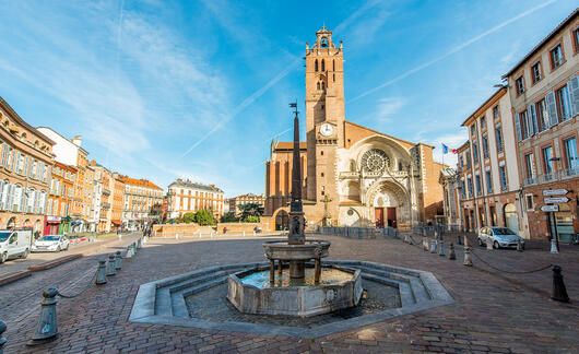 toulouse france city center plaza