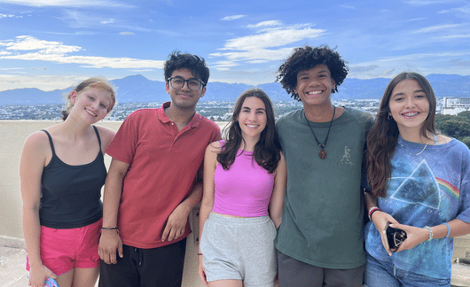 posing on the top of the Monument in Santiago DR.png