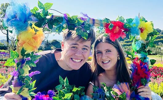 melbourne-two-students-flower-frame