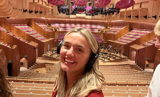 sydney_spring_student-at-tour-of-opera-house.jpeg