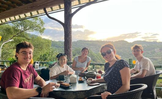 Monteverde-participants-mountains-sunrise