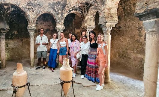 palma-large-student-group-arab-bath-tour