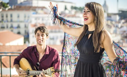 lisbon-fado-singer-and-guitarist