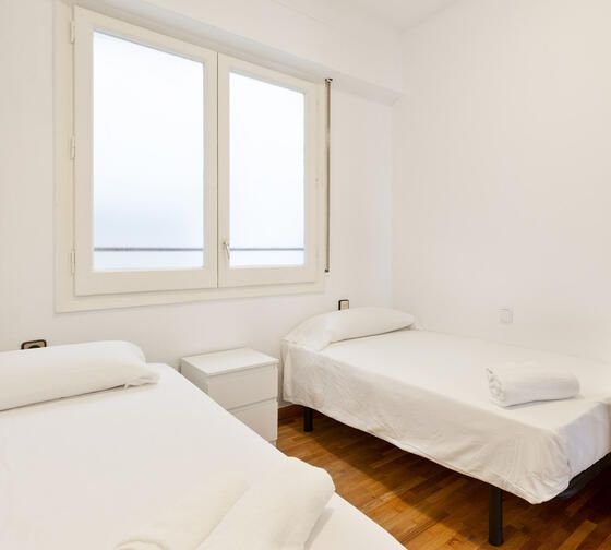 Barcelona housing carrer lepant bedroom