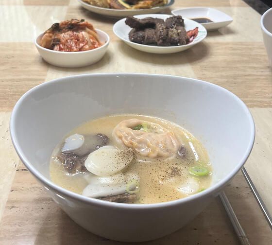 seoul new year dish rice cake soup