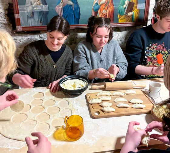 tallinn-meals-students-making-dumplings