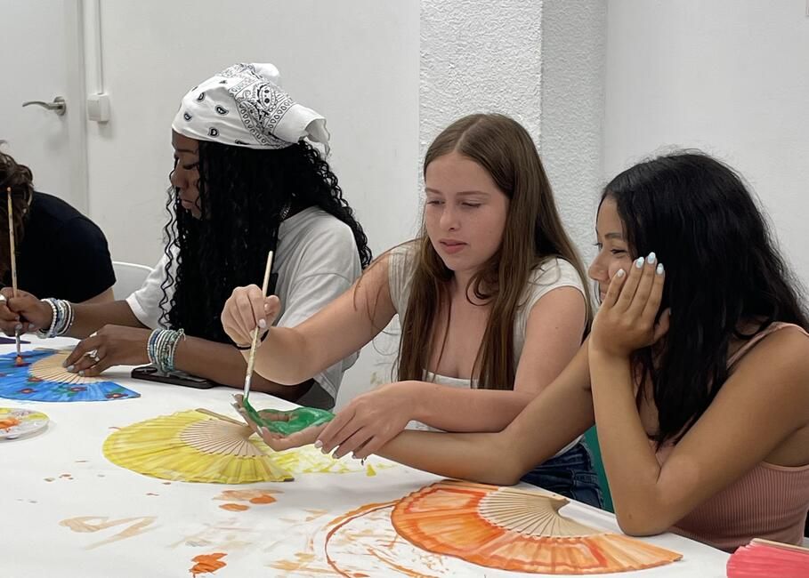 Working on our abanicos