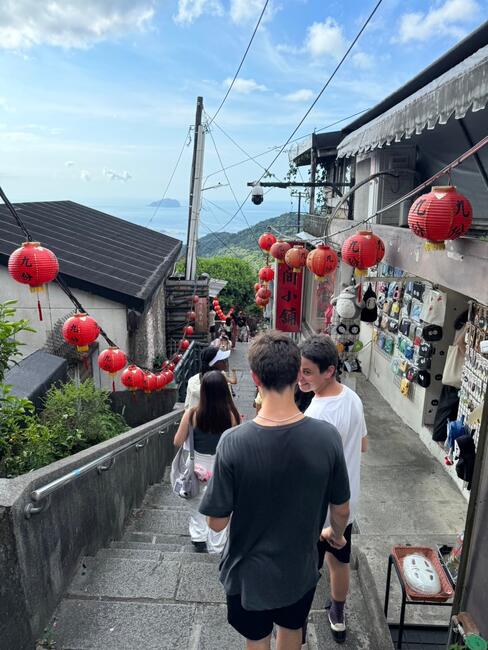 day-trip-jiufenshifen