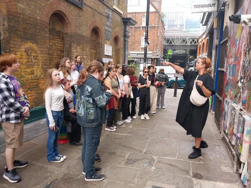 street-art-tour-with-natalie.jpg