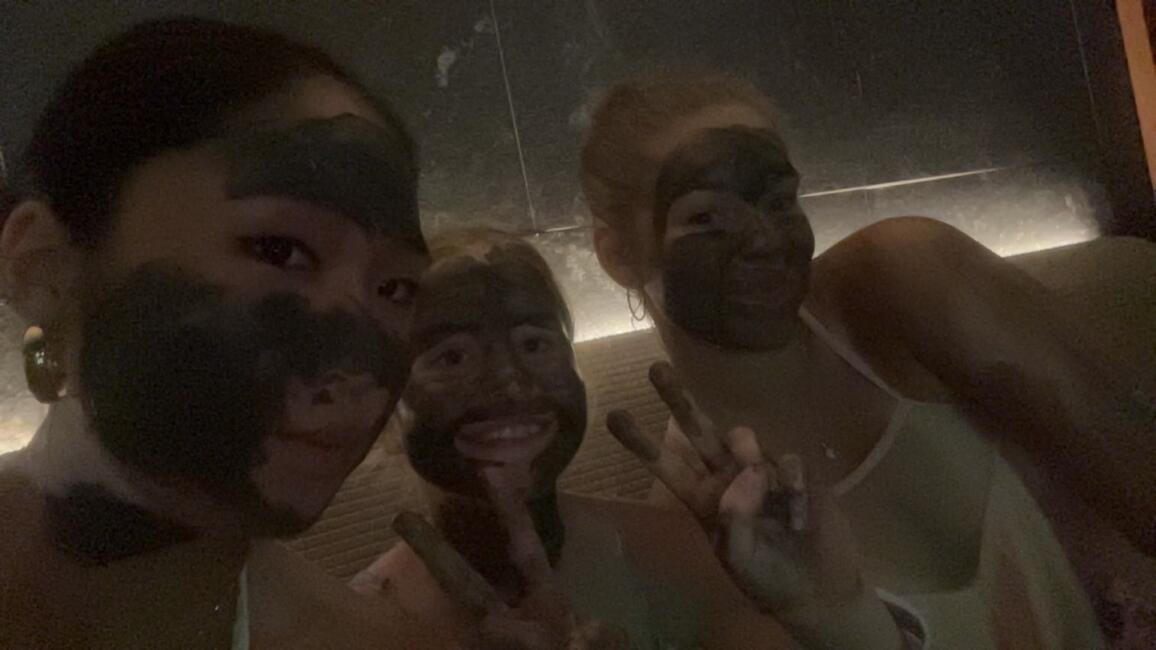 Jamie and her host sisters
