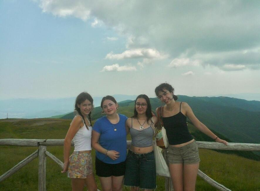 HSSA students on a hike in Pratomagno near Florence