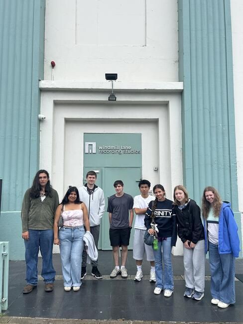 Students at the entrance of Windmill Lane