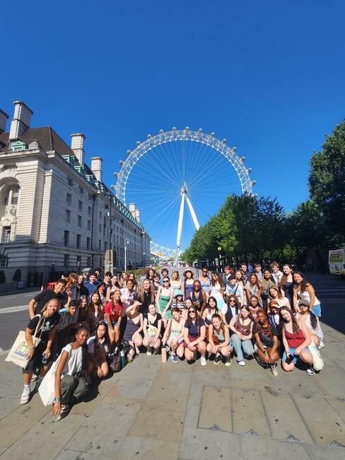 students at london eye