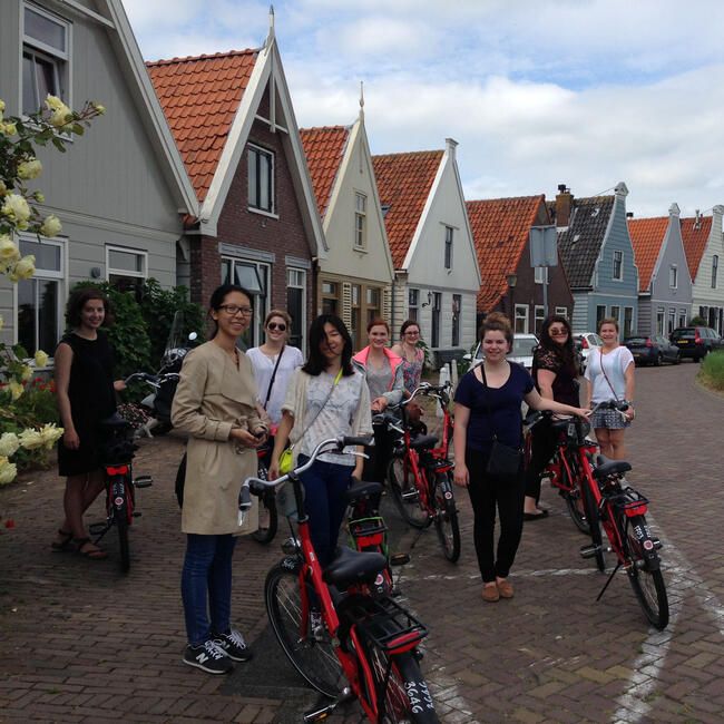 amsterdam students biking abroad