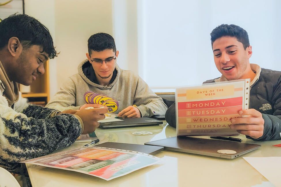 madrid students practicing their Spanish