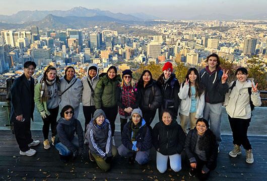 seoul-student-group-city-wall-overlook 530x360.jpg