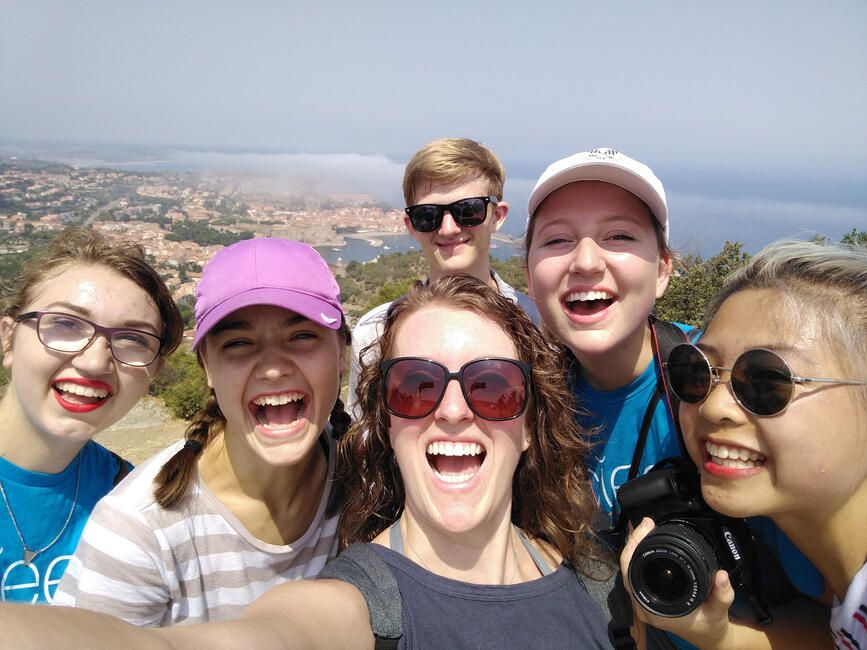 toulouse_hiking-from-port-vendres-to-collioue-smiling.jpg