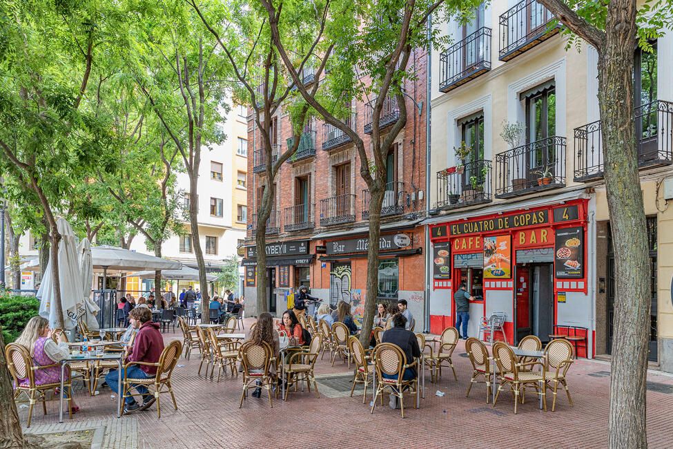 madrid-spain-cafe-outside.jpg